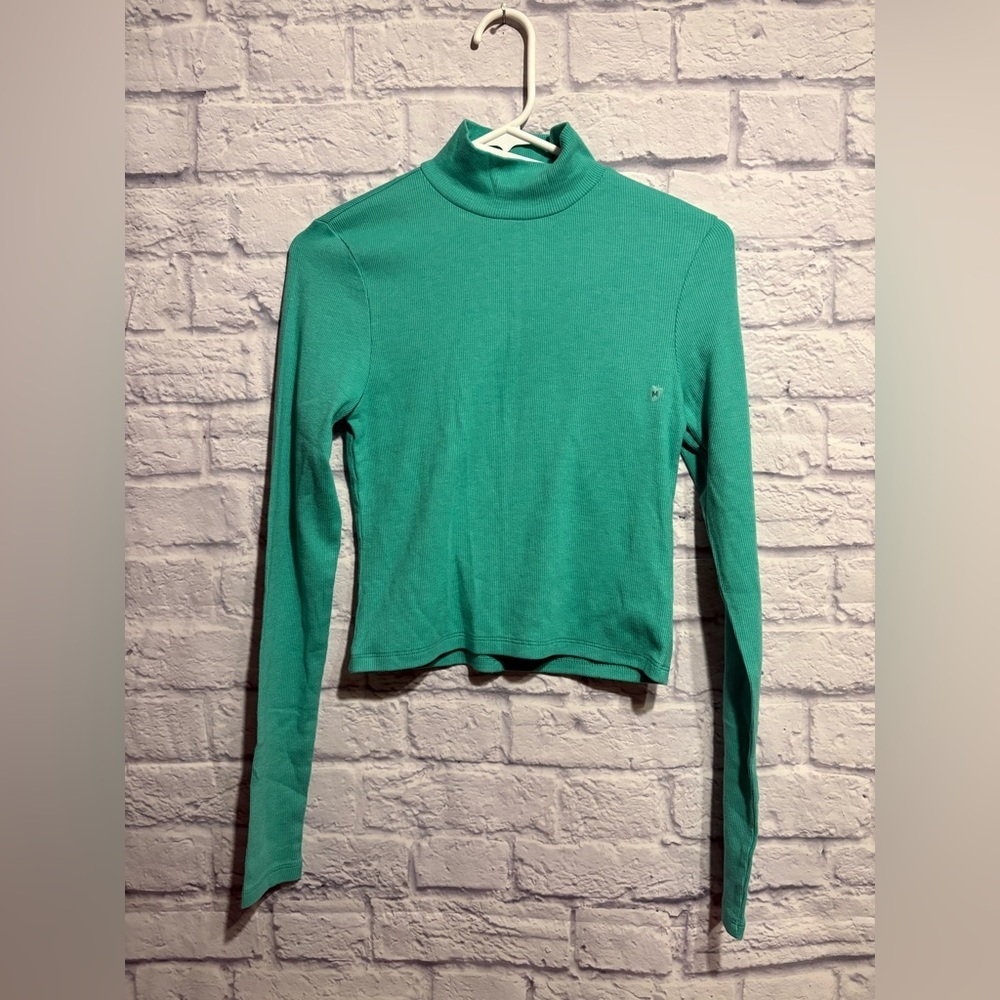 New American Eagle Top Medium and Large - Picture 9 of 12